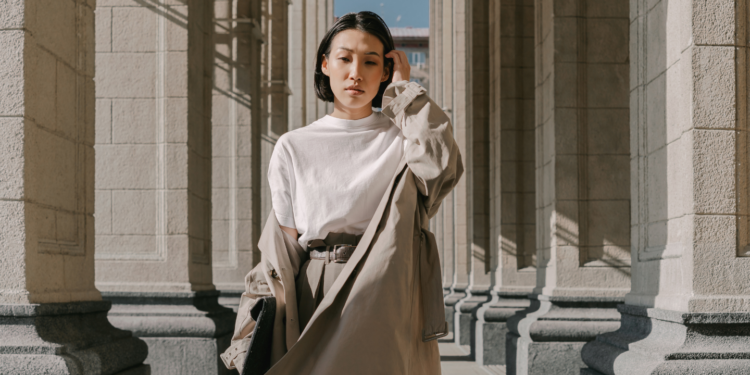 Kreatywny chaos w modzie – trend, który wyzwoli twoją osobowość