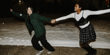 Kreatywny chaos w modzie – trend, który wyzwoli twoją osobowość