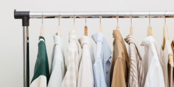 Kreatywny chaos w modzie – trend, który wyzwoli twoją osobowość