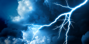 Temperatura wewnątrz pioruna sięga 15 tysięcy stopni - Ciekawostki Najwyższy wodospad świata ma prawie 11 km szerokości – poznaj wodospad Khone